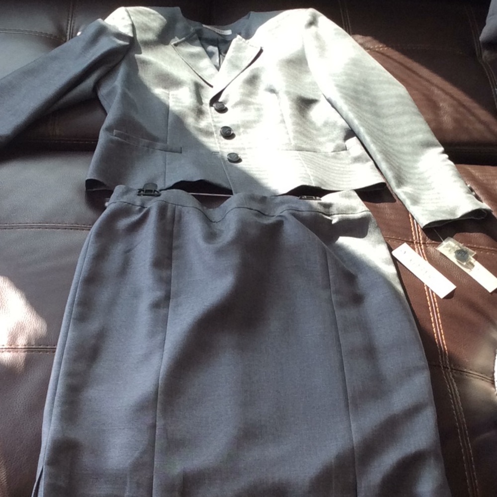 Grey Kasper skirt suit